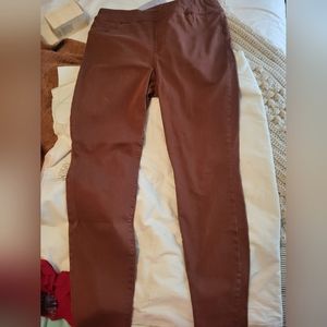 Cute slip on jeans no front pockets functional back pockets no signs of wear